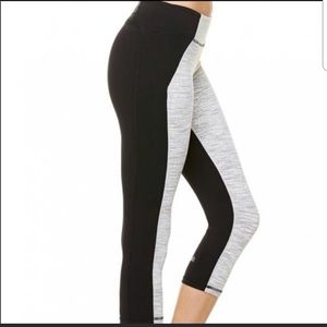 Alo Yoga Space Dye Capri Leggings Grey and Black